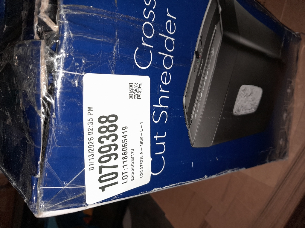 Insignia™ - 6-Sheet Crosscut Shredder - Black