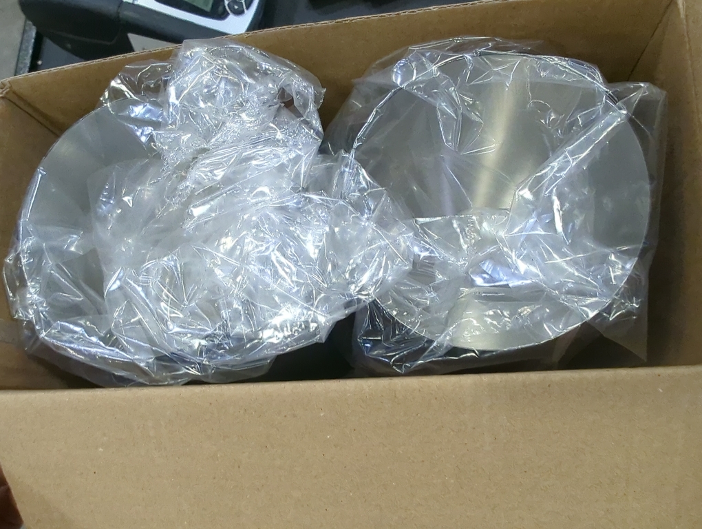 Gusto Nostro Stainless Steel Wine Glass - 18 oz - Unbreakable Black Wine Glasses for Travel, Camping and Pool - Fancy, Unique and Cool Portable Metal Wine Glass for Outdoor Events, Picnics (Set of 2)