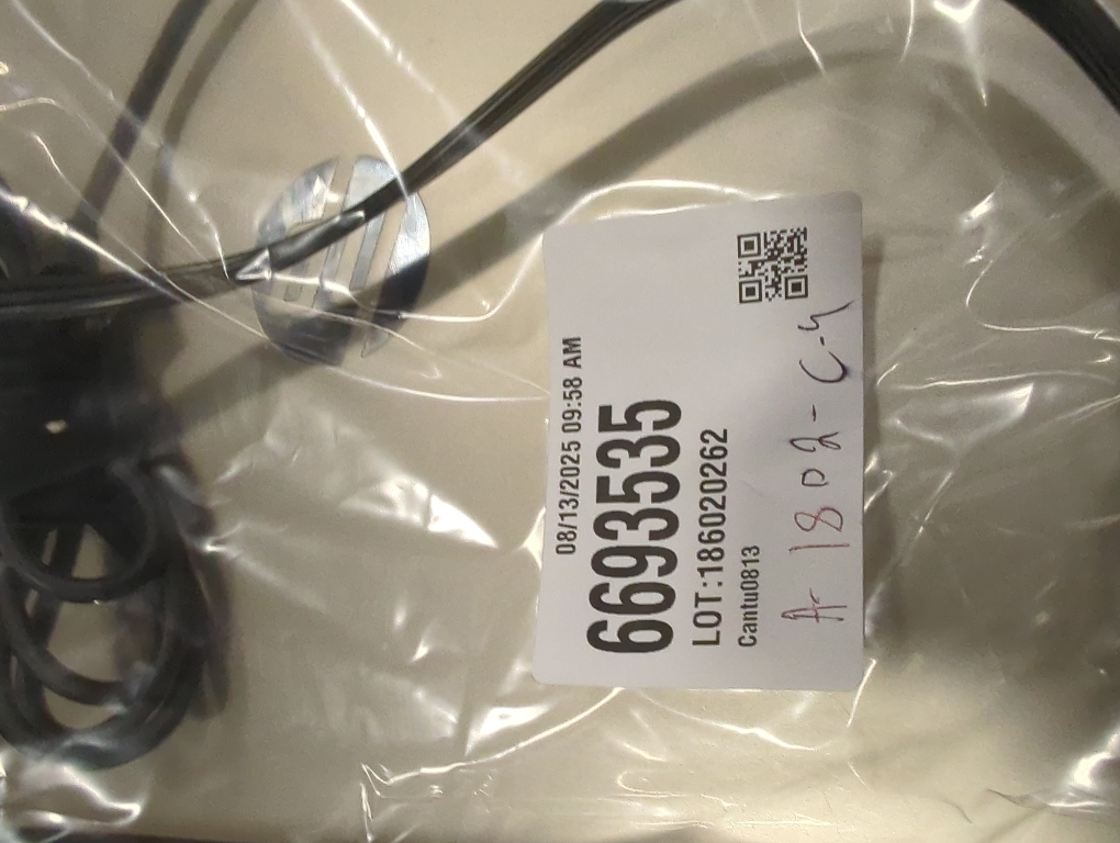 HP Pavilion - 14-bk061st With Charger