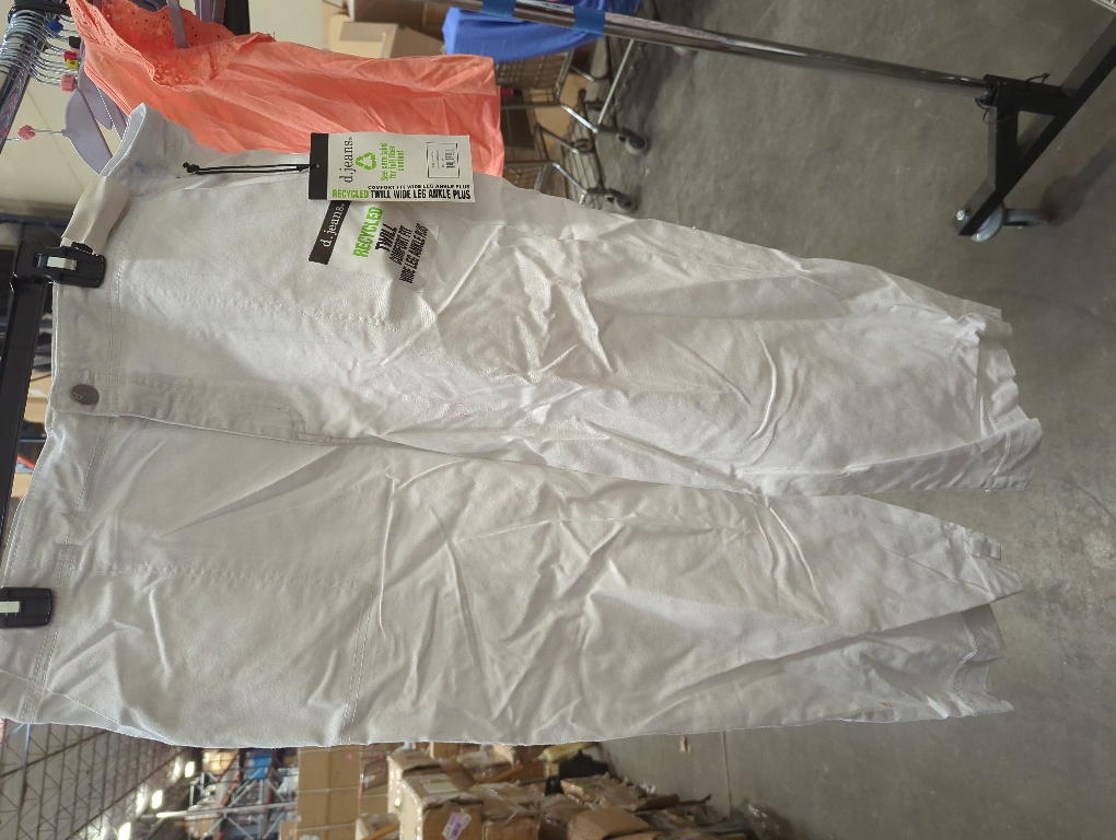 D. Jeans Plus Twill Comfort Fit Wide Leg Ankle Pant