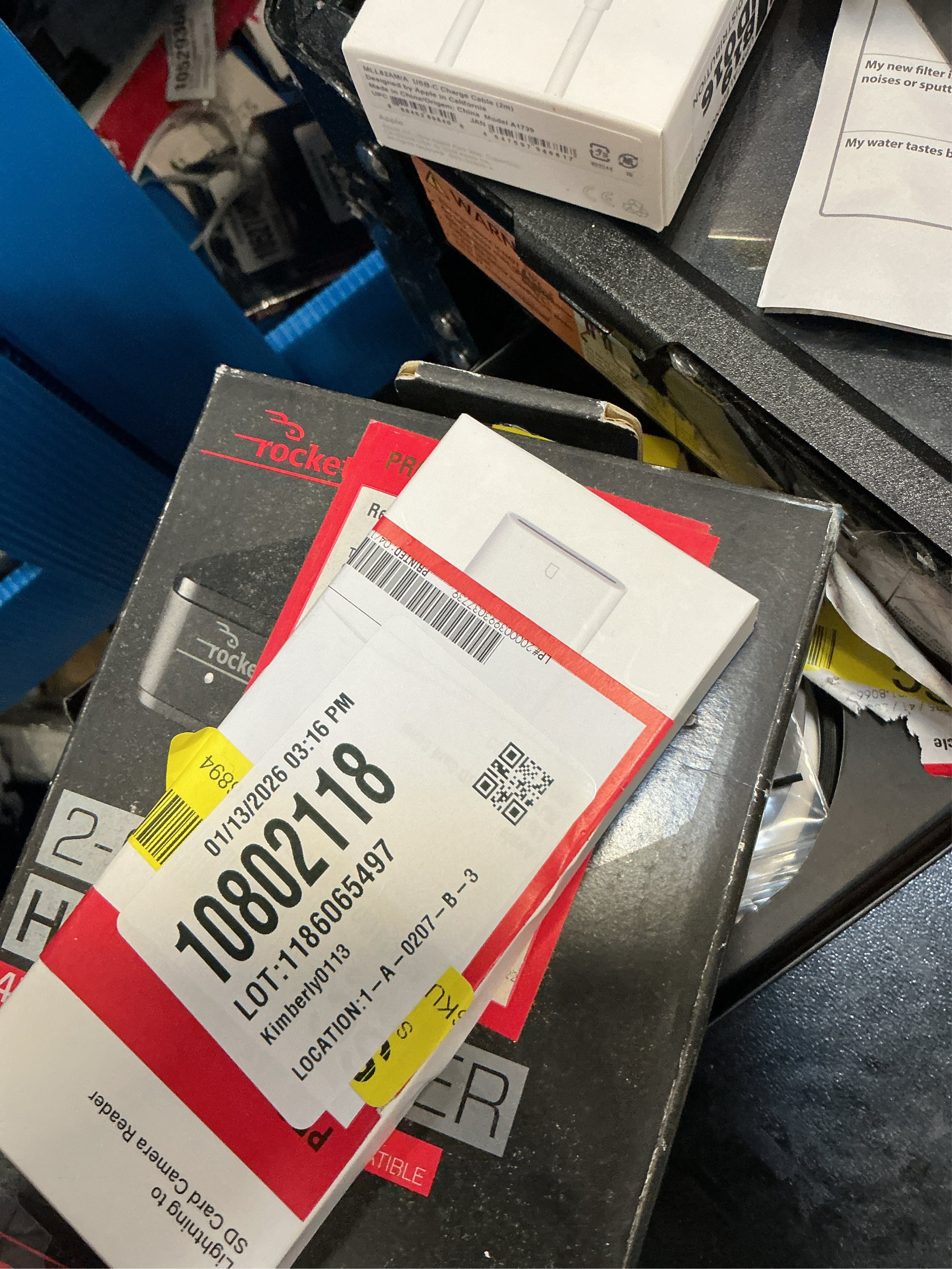 Apple Lightning to SD Card Camera Reader