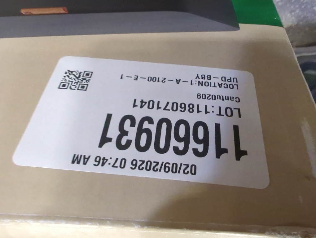 Refurbished iRobot Roomba Combo J7  Paired with Alexa or Google Assistant Robot Vacuum and Mop