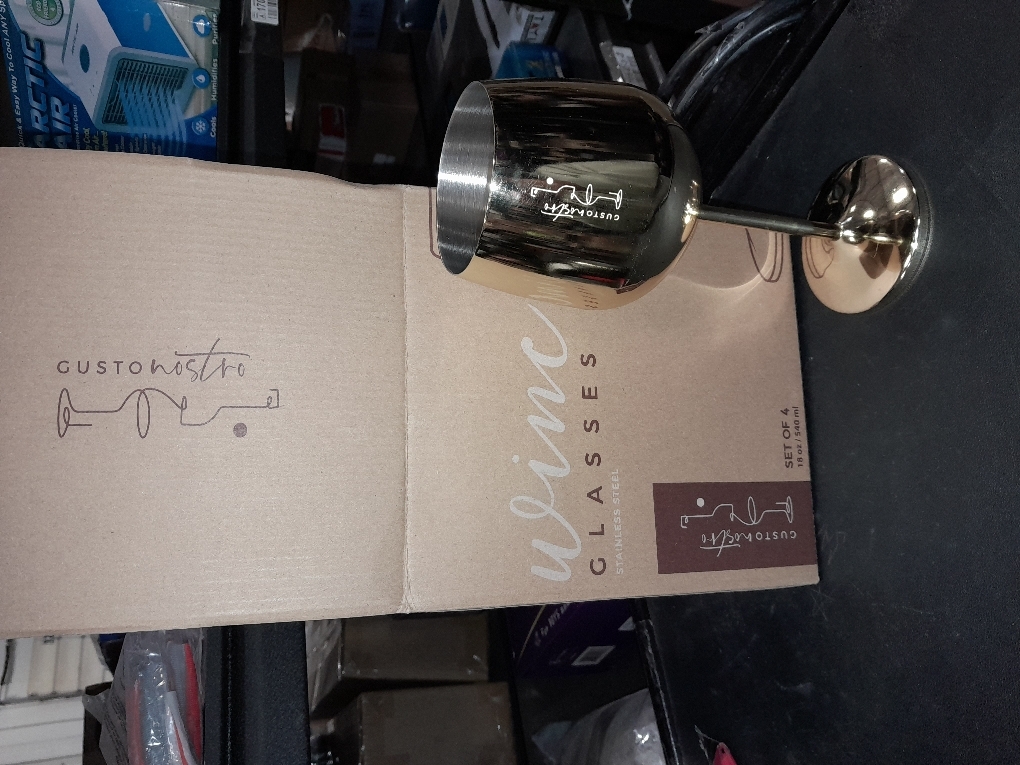 Gusto Nostro Stainless Steel Wine Glass - 18 oz Unbreakable Gold Wine Glasses for Travel, Camping and Pool - Fancy, Unique and Cute Portable Metal Wine Glass for Outdoor Events, Picnics (Set of 4)