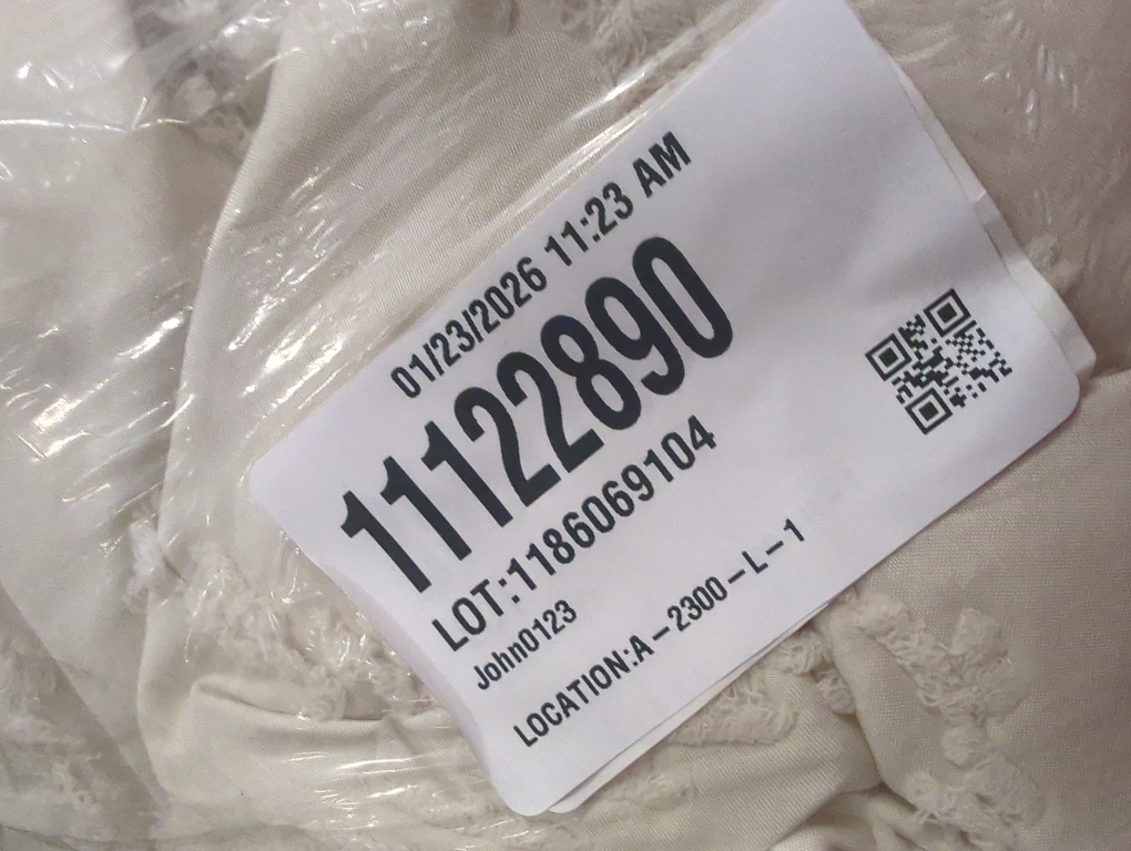 Size Large Color beige Comforter