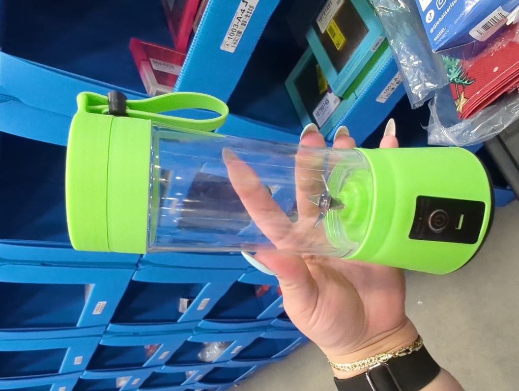 Cordless Portable Personal Size Blender - Mini Blender Make Smoothies and Shakes, 380Ml BPA Free Travel Cup, Powerful Blending Suit in Office/Home/Gym