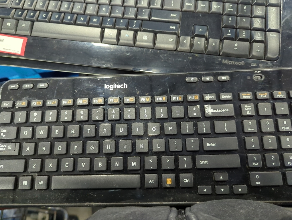 Logitech K360 Wireless USB Desktop Keyboard — Compact Full Keyboard, 3-Year Battery Life (Glossy Black)