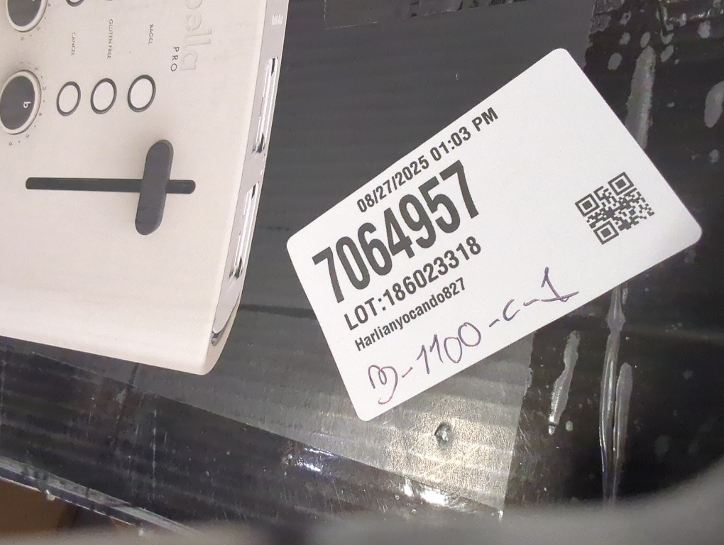 4-Slice Toaster with Extra Wide Slots - Bella PRO Oatmilk