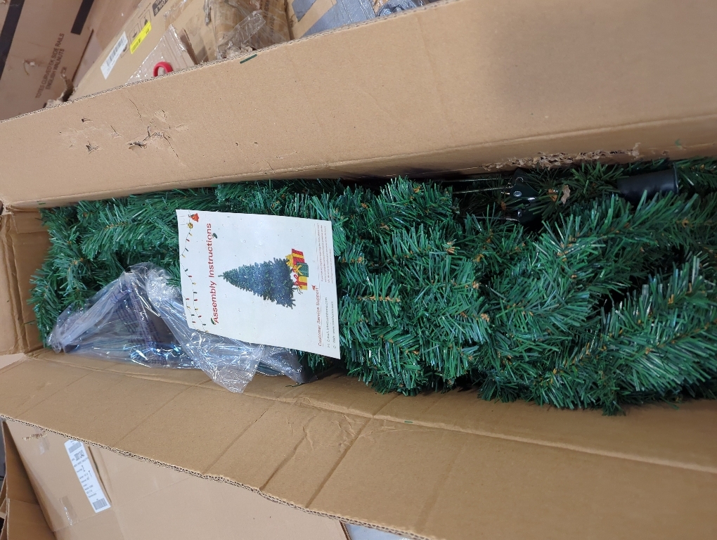 6ft Full Body Unlit Artificial Christmas Tree, Realistic Dense Pine with 1,000 Branch Tips, Hinged Easy Assembly & Stable Base, Perfect for Holiday Ornaments