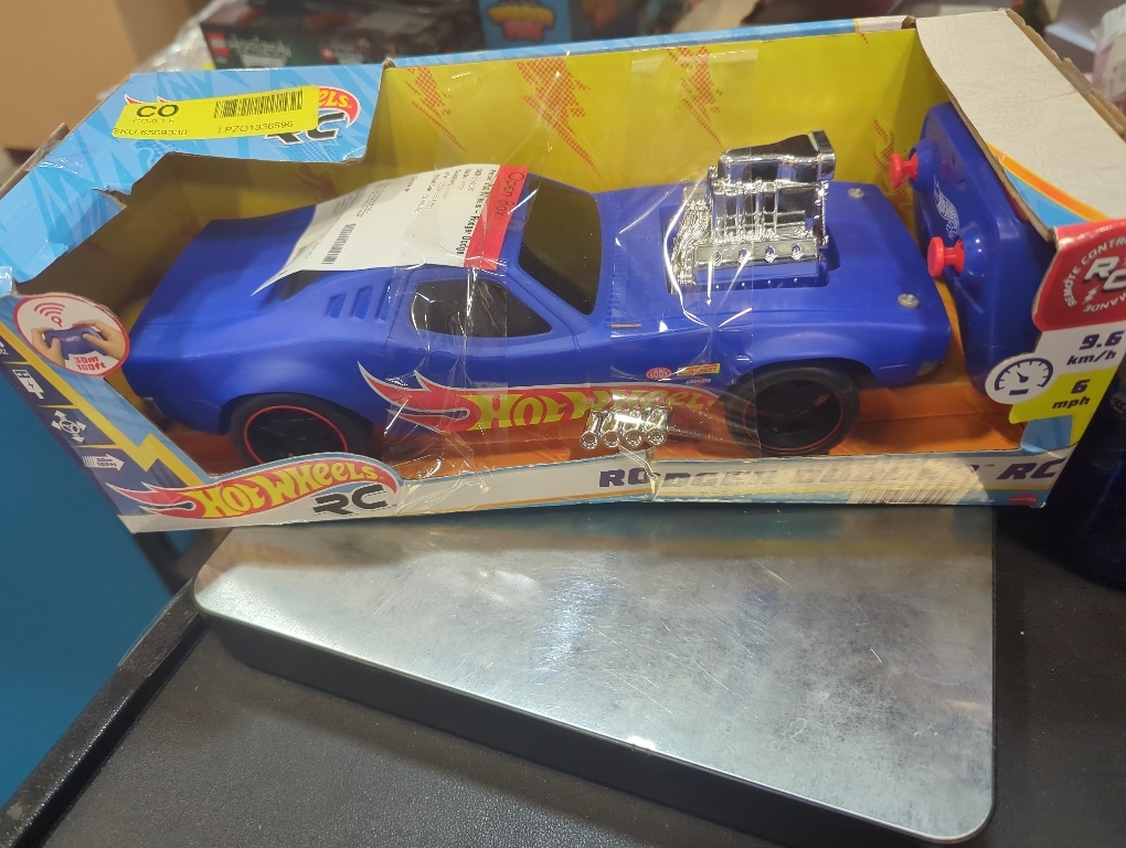 Hot Wheels 1:16 Scale RC Rodger Dodger Toy Car, Special 50th Anniversary Edition Remote Control Vehicle