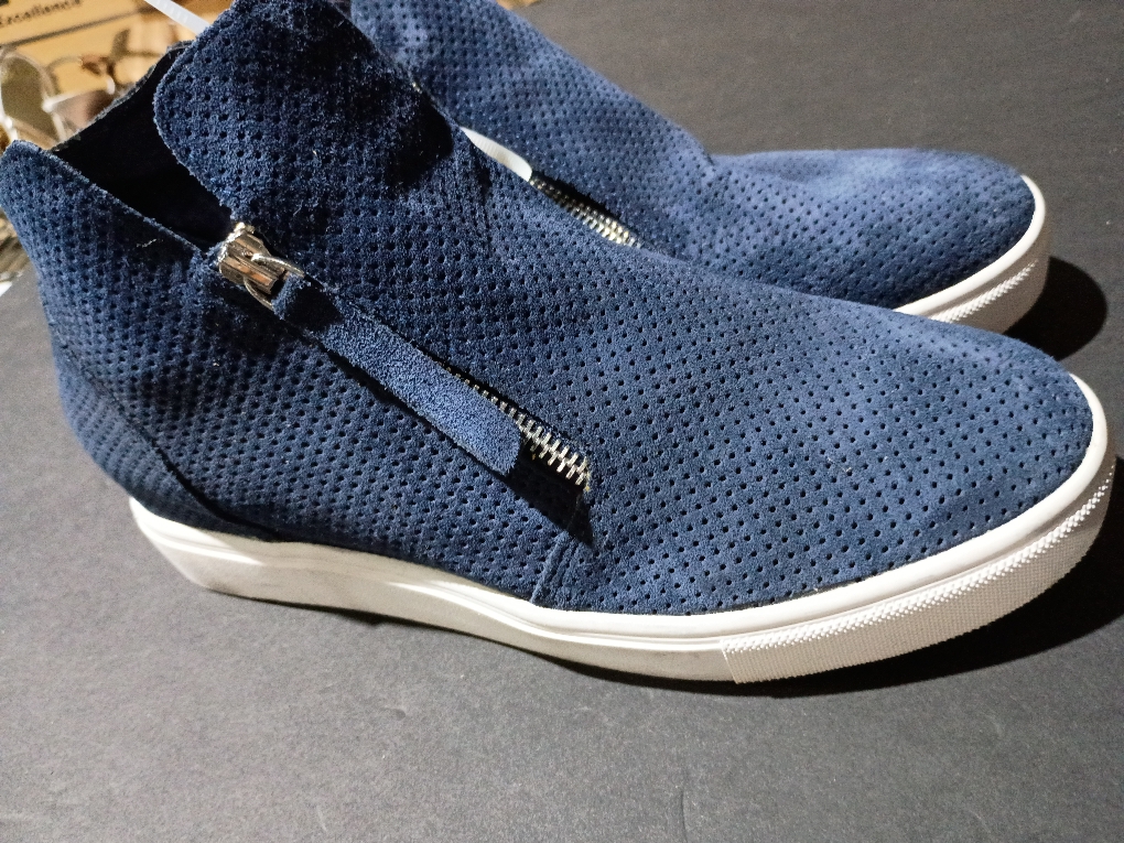 Steve Madden shoes  (Size 10)