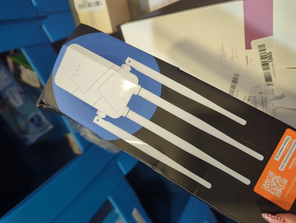 2026 Wireless Internet Repeater COLOR WHITE