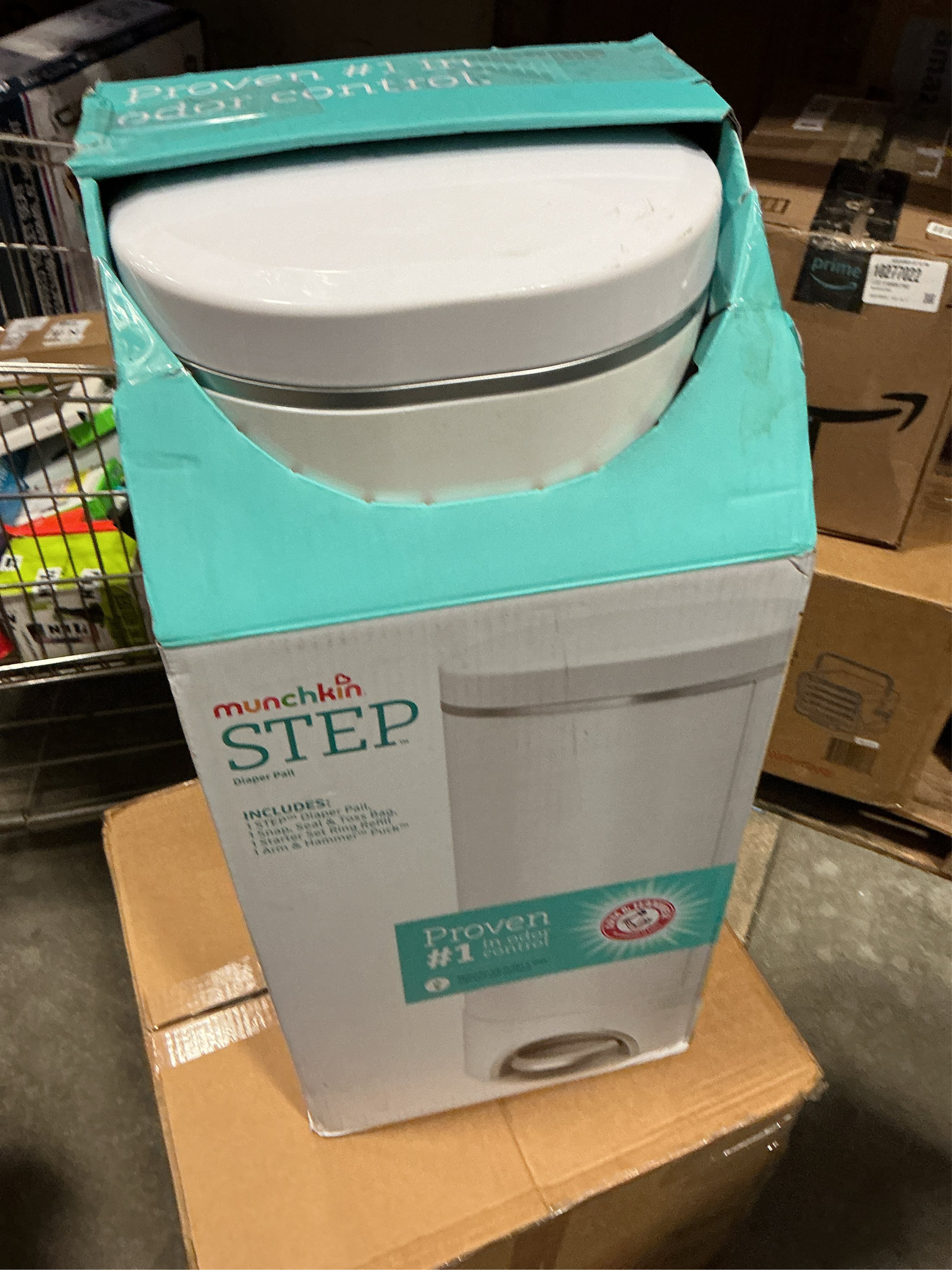 Munchkin Step Diaper Pail Powered by Arm & Hammer, White - White