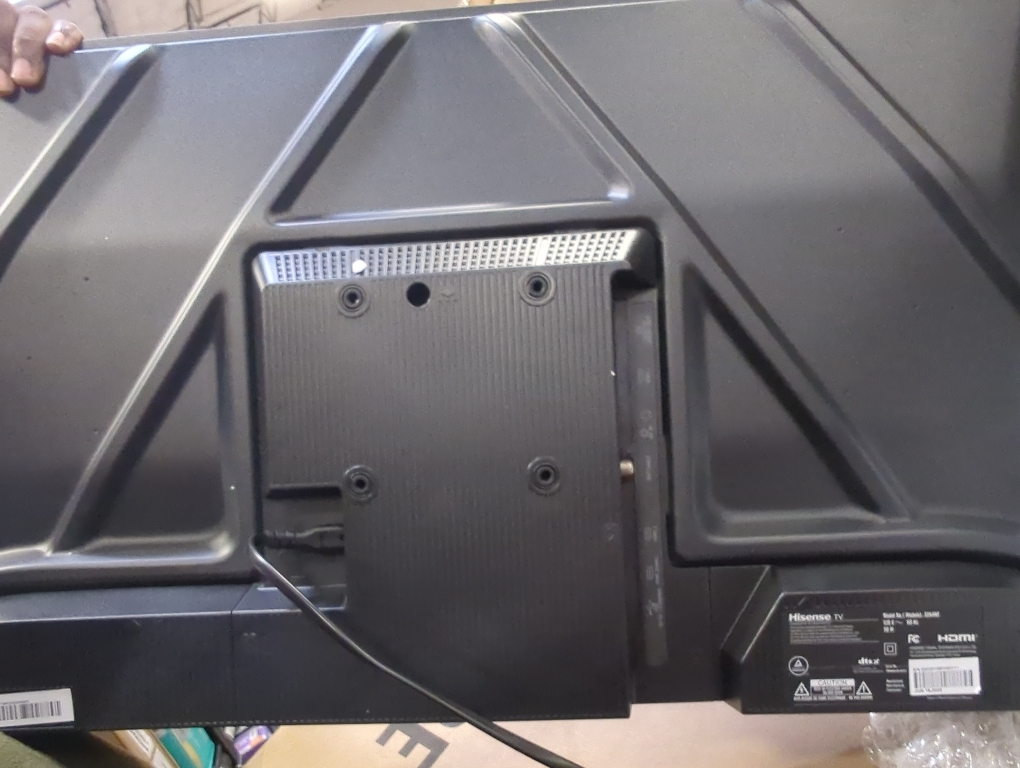 32 HD Hisense Roku TV