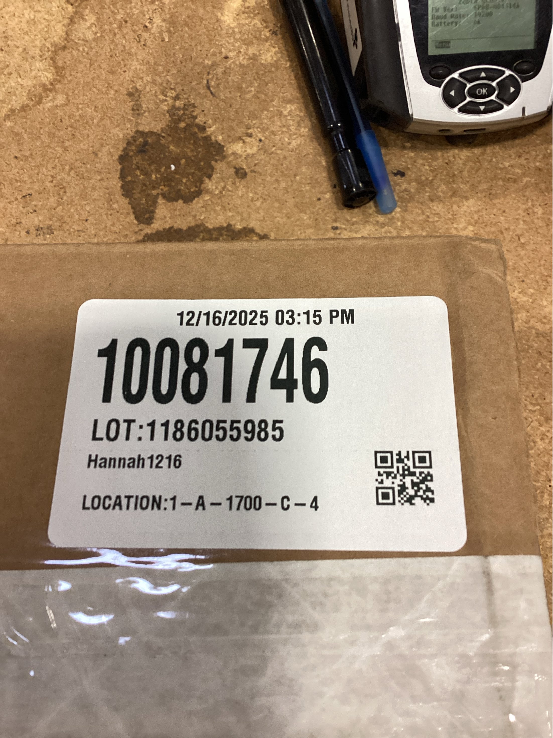 Cocktail Shaker Set, Mixology Bartender Kit 10-Piece Bar Tools Set with Stylish Bamboo Stand, Bar kit: Martini Shaker Muddler Jigger with All Essential Accessory Tools Gifts for Men Dad