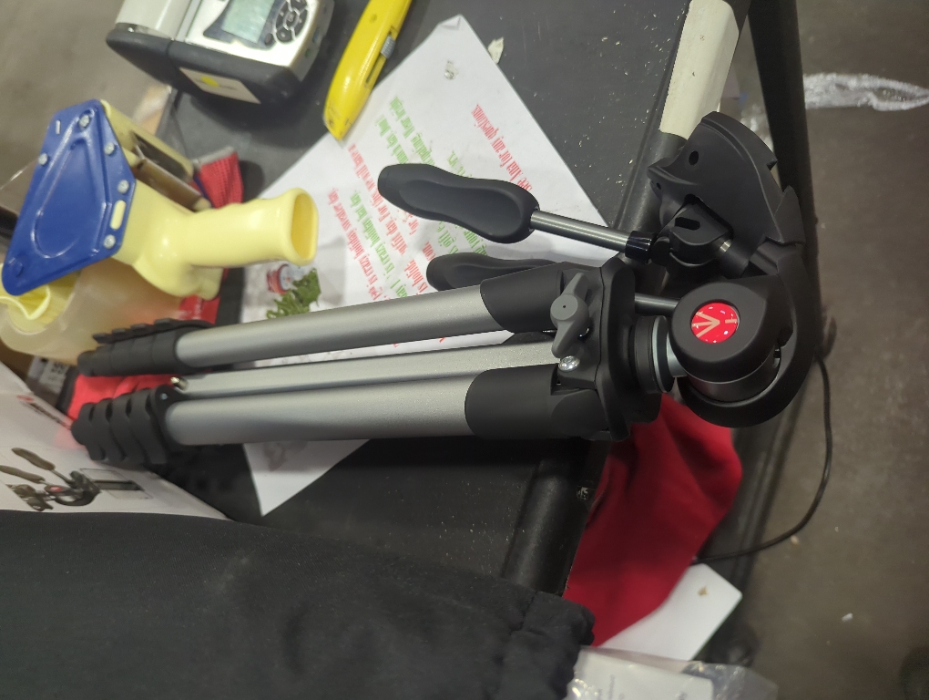 Color Black Manfrotto Compact Advanced Aluminum Tripod For Camera - 3 Way Tilt (black)