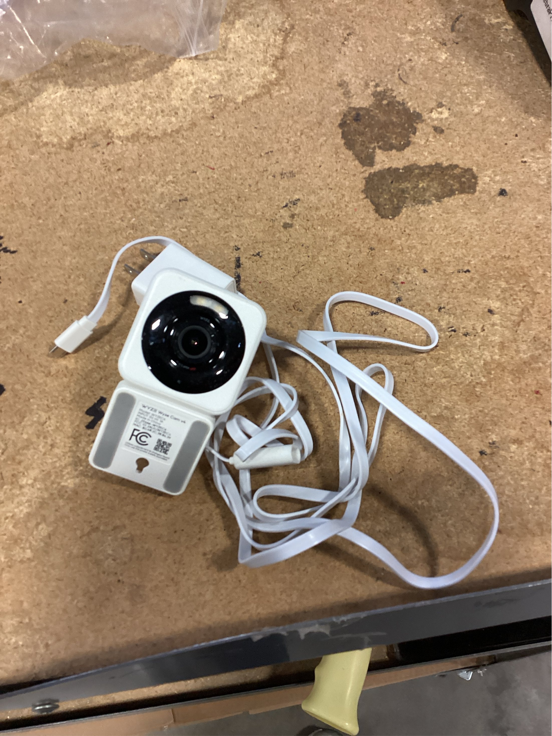 Wyze Cam V4 Plug-in Indoor and Outdoor Smart-Enabled Security Camera