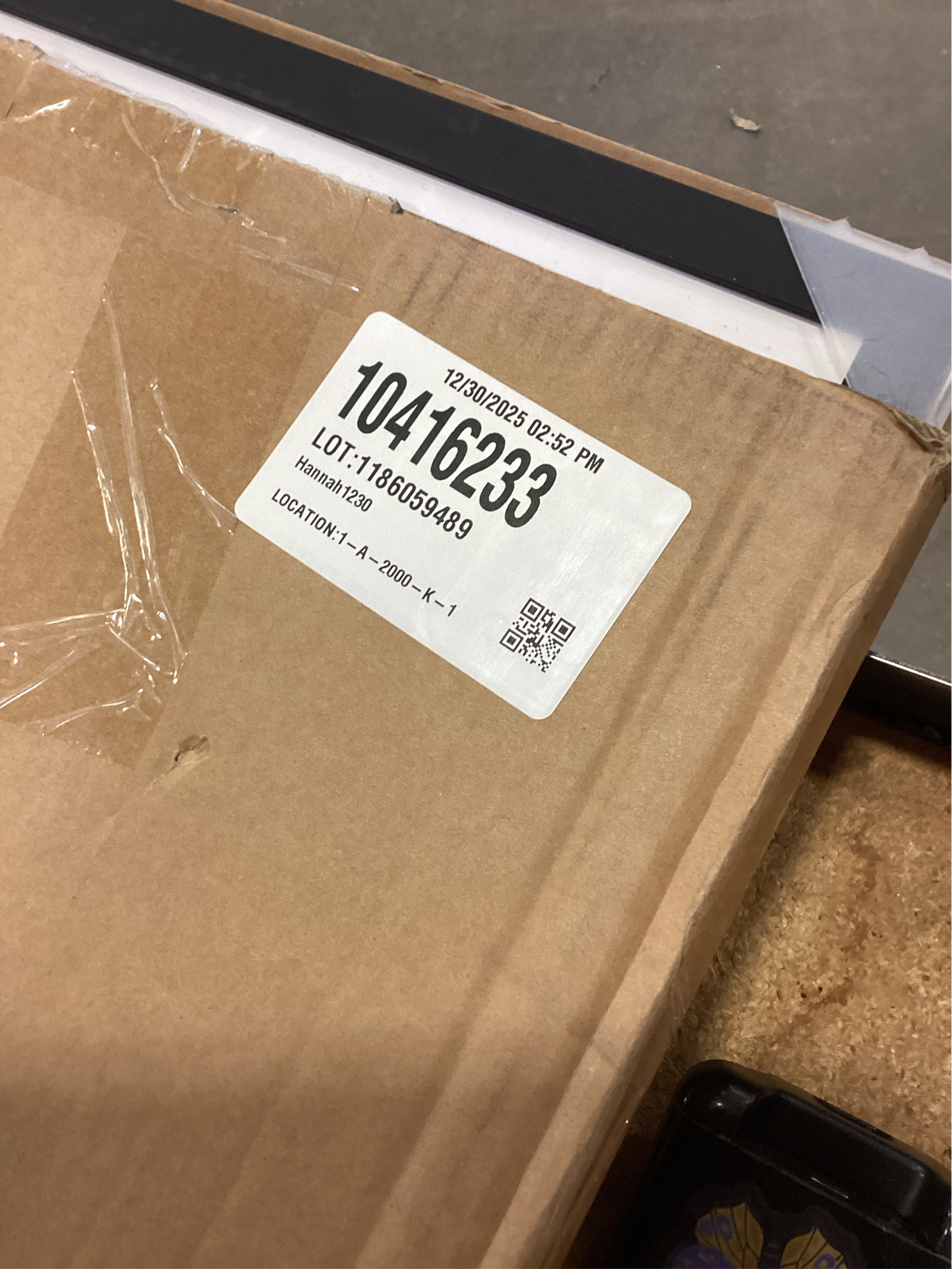 upsimples 17x22 Picture Frame, Display Pictures 12x18 with Mat or 17 x 22 Without, Wall Hanging Poster Frames, Black, 1 Pack