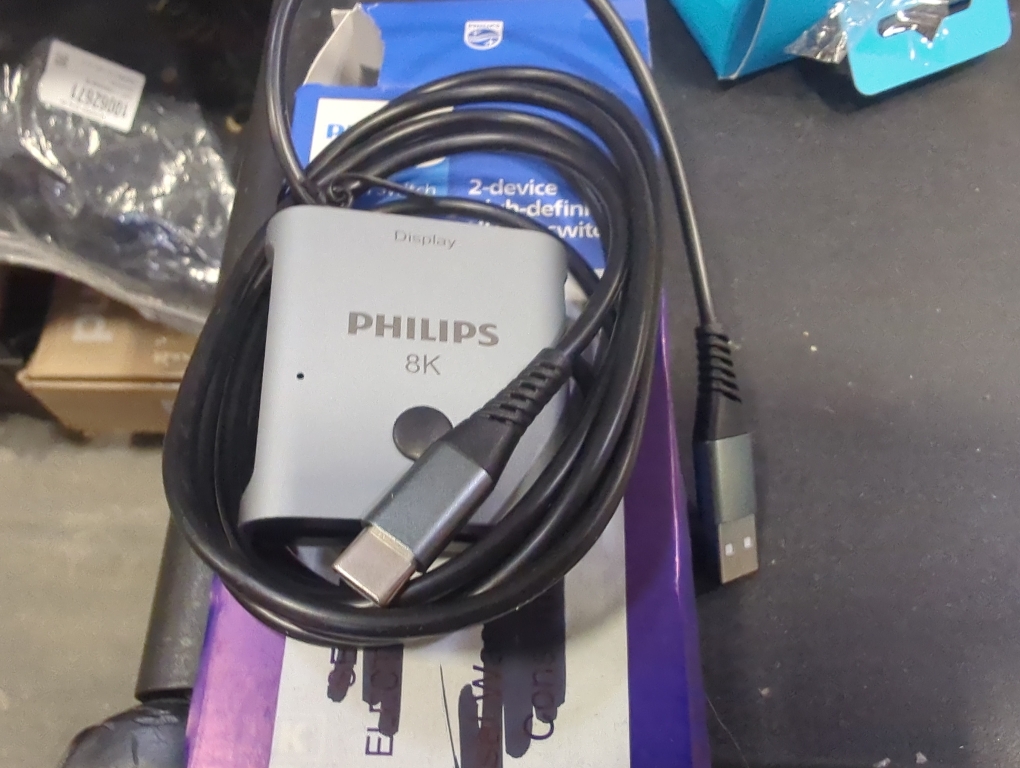 Philips 8K HDMI 2-Port Switch - Silver
