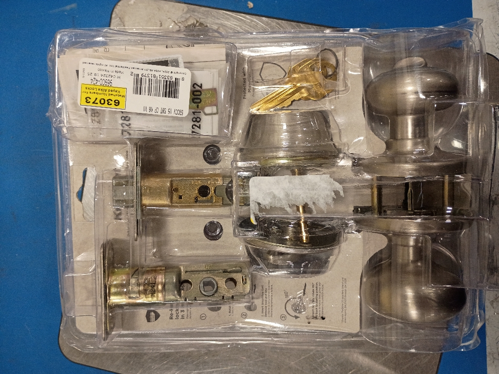 Kwikset SmartKey Security Cove Satin Nickel Deadbolt and Entry Door Knob KW1 1-3/4 in.