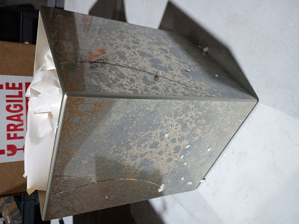 Natasha Waste BasketReverse-Painted Glass Waste Basket ( crack 2 side see the pictures)