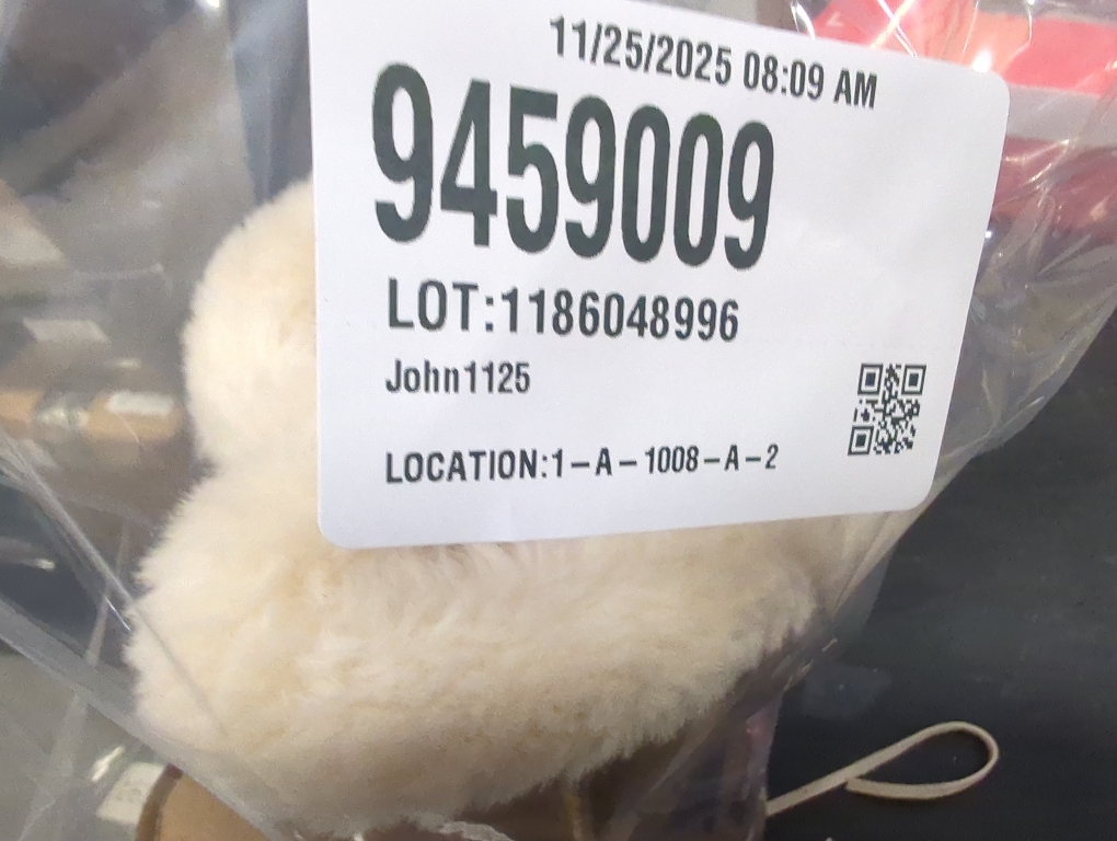 Size 8C Color brown fur lined Boots For kids