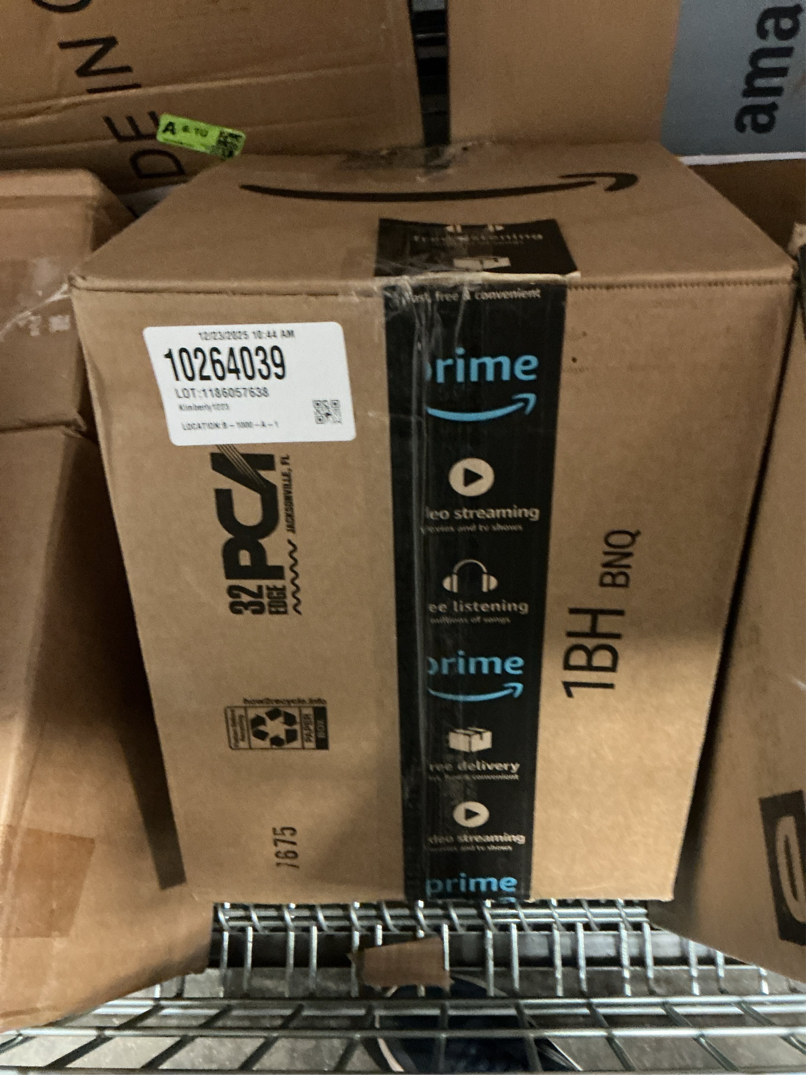 Modern Round Waste Basket - 3.2Gal/12L Open Top Trash Bin - White Garbage Can with Removable Plastic Bin - Keeps Liner Bag Hidden - Bathroom Garbage Can or Trash Can for Kitchen - Minimalist Office