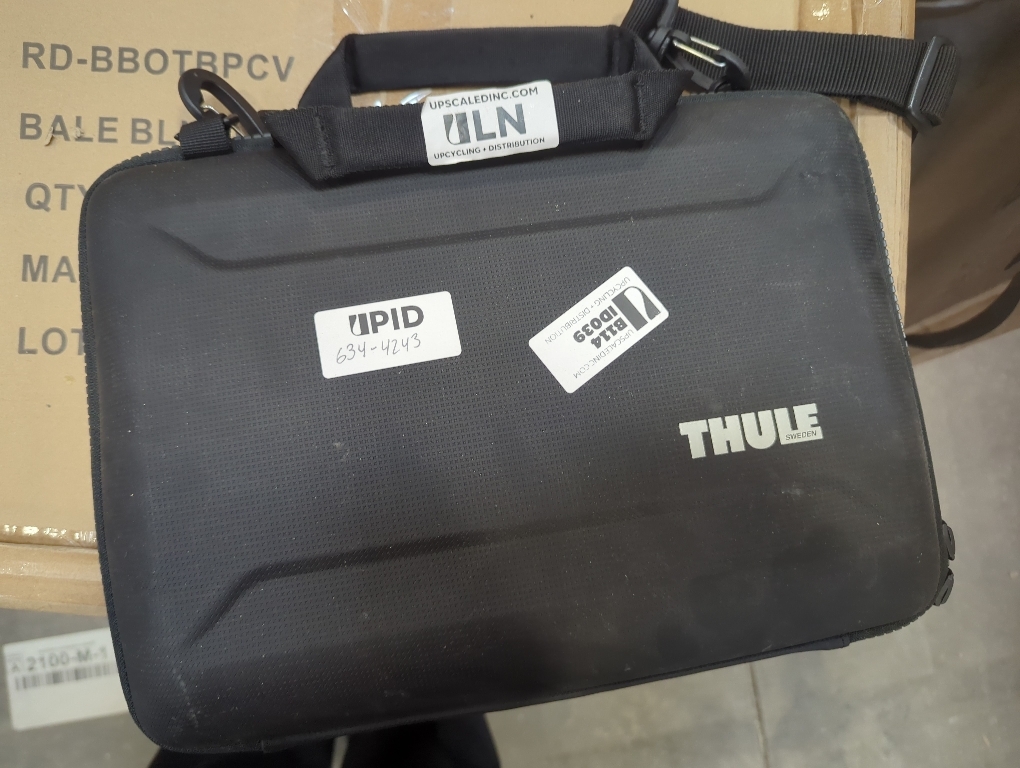 Thule Gauntlet Attache - Fits MacBook- Rigid Exterior Protection- Padded Interior- Adjustable Strap- Organization Pockets