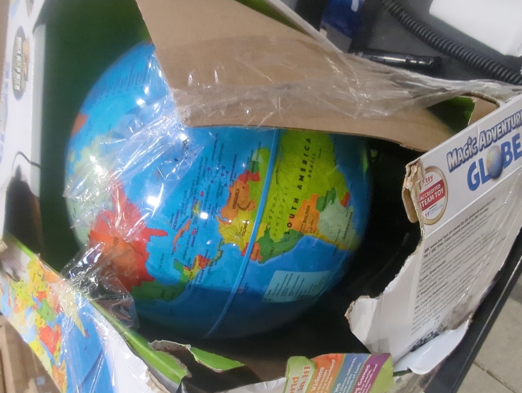 LeapFrog Magic Adventures Globe
