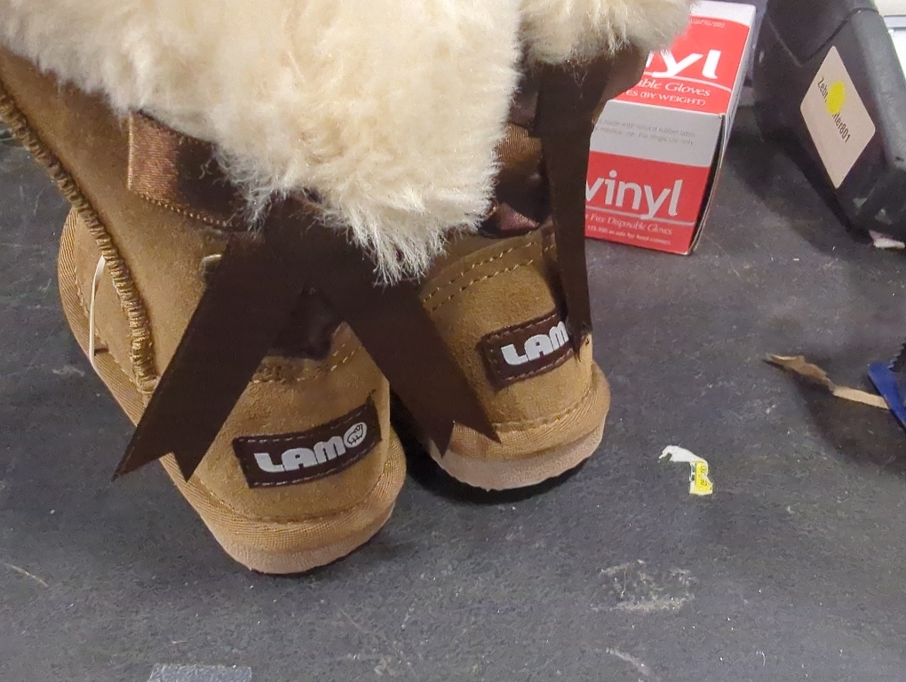 Size 8C Color brown fur lined Boots For kids