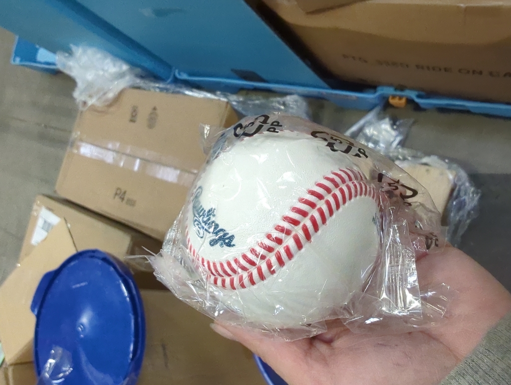 Rawlings 6 Gallon Youth Raised Seam Ball/Bucket Combo - Includes 30 R100-UPY Balls