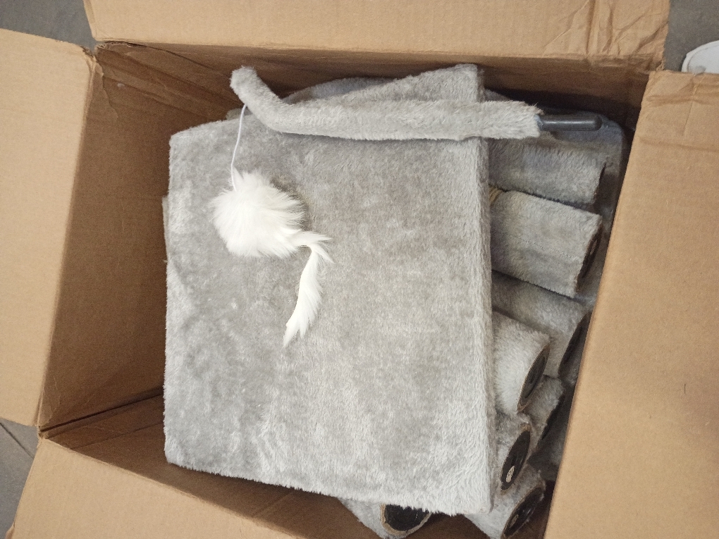 Heybly Cat Tree, 39.4 Inches Tower Condo with Scratching Post, Cat Tower for Indoor Cats, Fully Wrapped Sisal Pole, Soft Platform, 2 Baskets and Dangling Toy, Light Gray HCT006SW