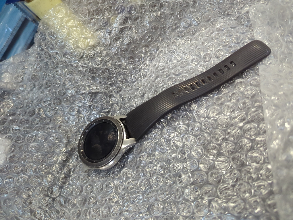 Samsung Galaxy Ai Watch 8 Classic Latin American Version SM-L500NZ (46mm) Bluetooth Wellness Tips Heart Rate Sleep to Workout Fitness Tracker (Silver Black Band SM-L500NZKALTA)