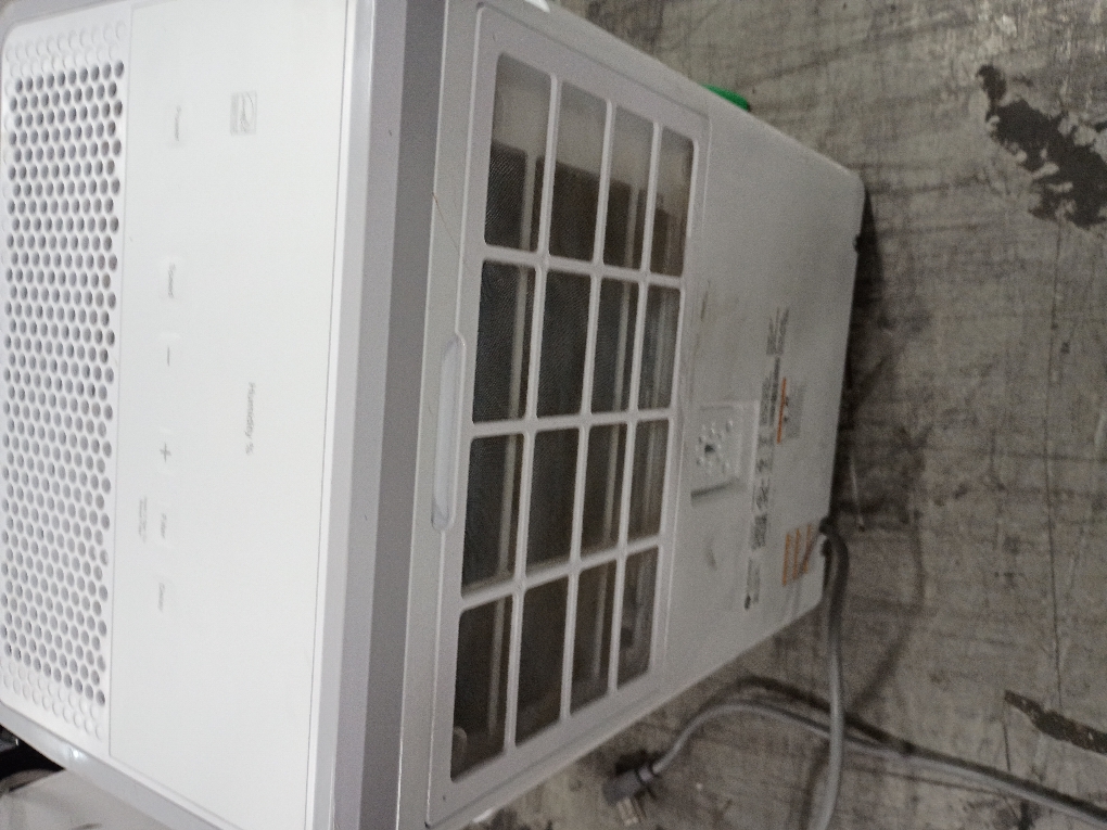 GE Energy Star Portable Dehumidifier 35 Pint, Perfect for Bedroom, Basement & Garage or Rooms up to 3000 Sq Ft, Ideal for High Humidity Areas, Complete with Empty Bucket Alarm & Clean Filter Alert