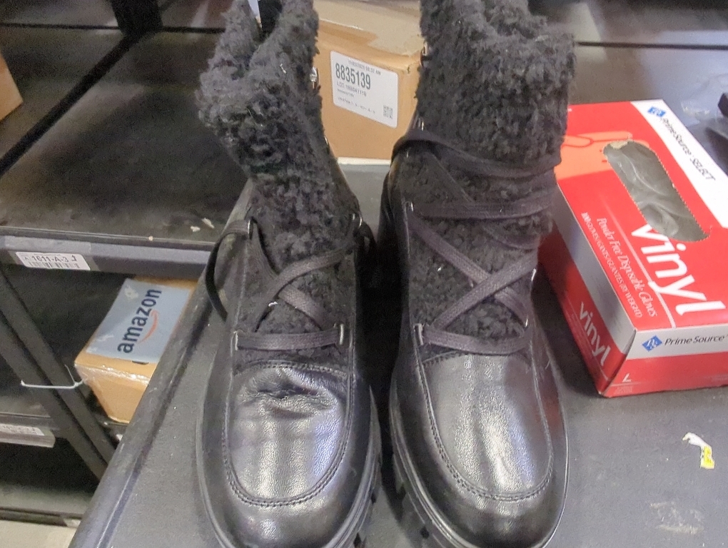 Size 8 Color Black Fur Lined boots