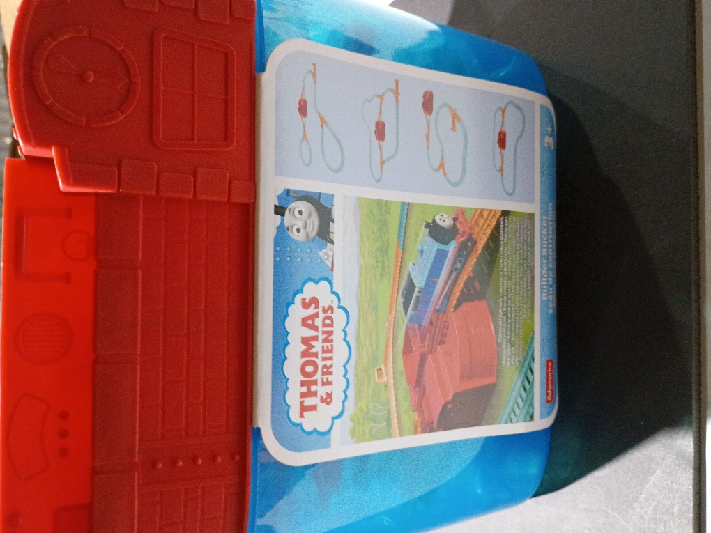 Thomas & Friends TrackMaster Builder Bucket with 25-Pieces