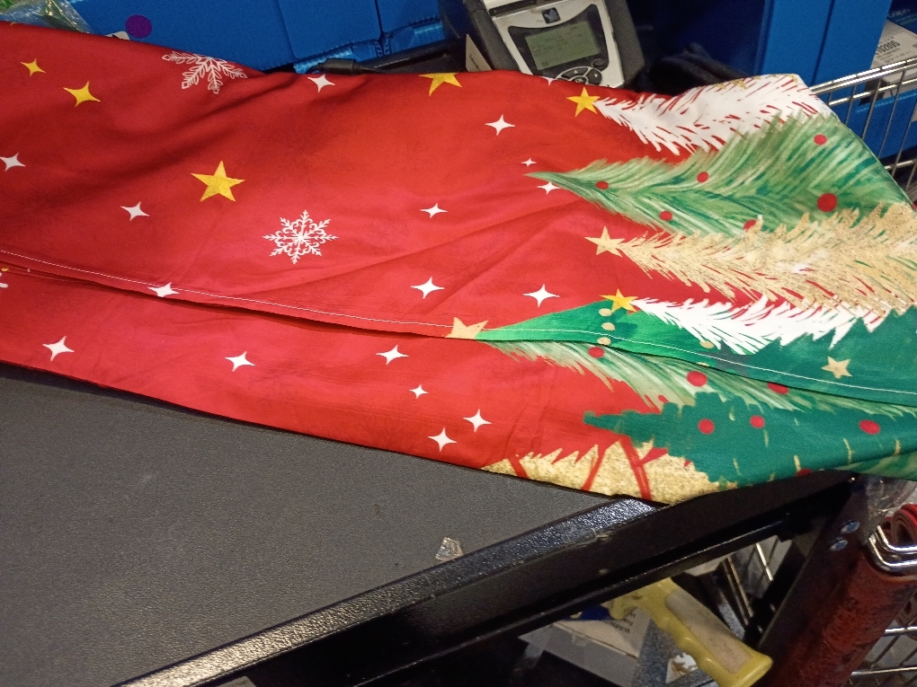 Oudain 2 Pcs Christmas Stretch Table Cover 6 Feet Red Green and Gold Xmas Spandex Table Clothes Christmas Trees Snowflake Party Decorations for Holiday Party Celebration Picnic Dinner Decor