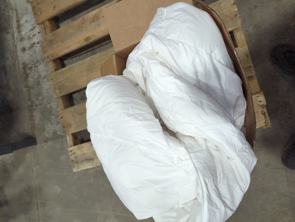 WhatsBedding White Queen Size Feather Down Fiber Comforter, Filled with Feather and Down Fiber, All Season Fluffy Ultra Soft 100% Cotton Duvet Insert, Luxury Hotel Bedding Style Comforter,90x90