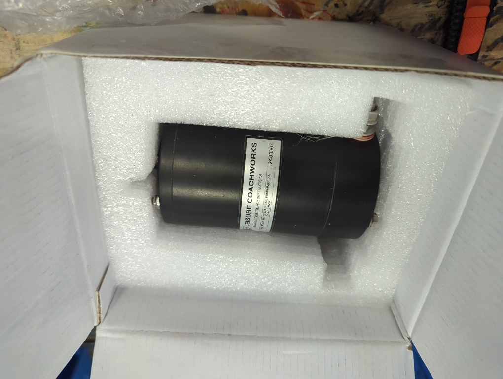 Lippert Hydraulic Pump 12-Volt DC Motor for Power Unit 141111, Powder-Coated Finish, User-Friendly Installation - 650057