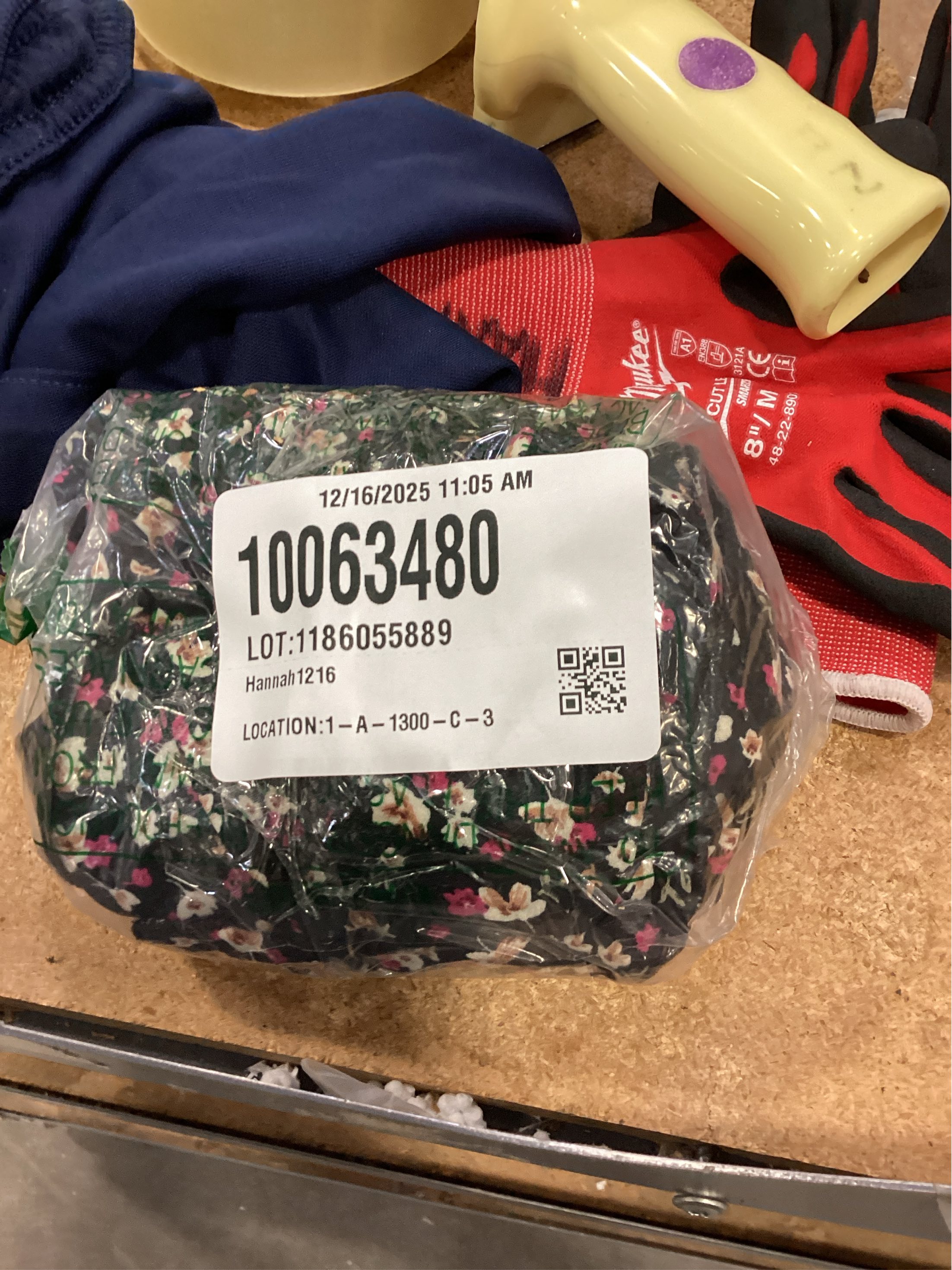 Haute fox XXL women’s flower top tie shirt