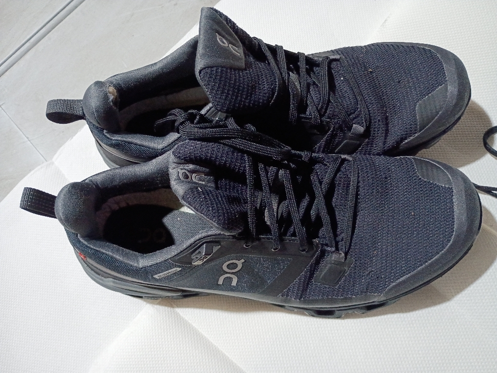 On Women's Cloudwander Waterproof Sneakers ( 11 M)