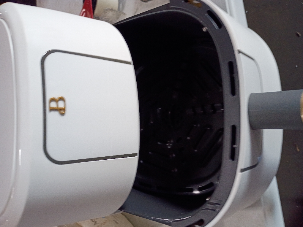 Beautiful 6qt Air Fryer with TurboCrisp Technology, EverGood Ceramic Nonstick Coating, White Icing by Drew Barrymore