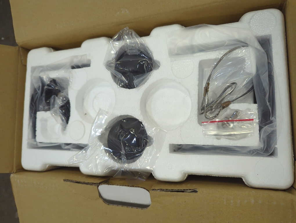 YAMAHA NS-AW190BL 2-Way Indoor/Outdoor Speakers (Pair, Black)