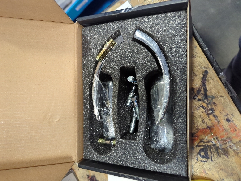 Hot and Cold Models Foot Switch Thicken Floor-Standing Installation Faucet Pedal Faucet Taps Foot Valve Switch, for Bathroom Wash Basins in Hospitals, Public Places Faucet/1 Set Full Moon