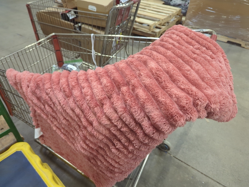 BEDELITE 3D Ribbed Jacquard Pink Fleece Throw Blanket for Couch, 50x60 Inch
