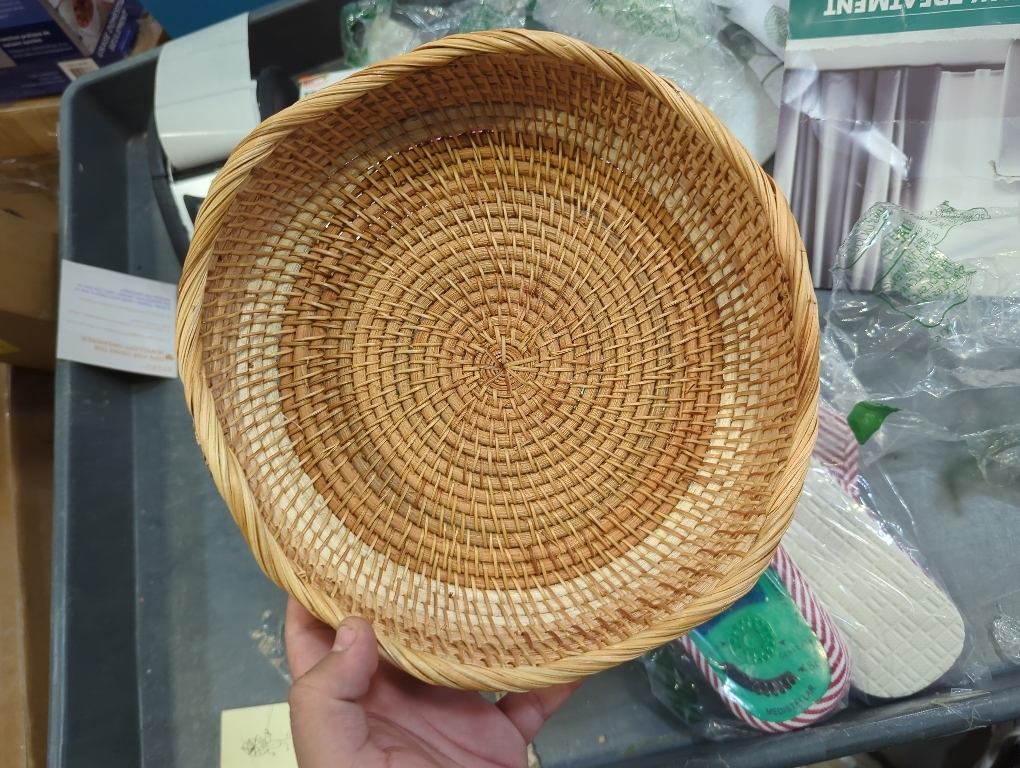 9.2 Medium Round Rattan Wicker Bread Basket, Natural Fruit Basket for Kitchen Counter, Hand Woven Food Baskets, Artisanal Bread Baskets for Serving, Fruit, Vegetable, Snack, key, Etc.