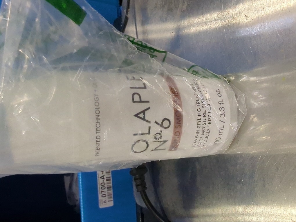 Olaplex No. 6 Bond Smoother, Leave-In Styling Hair Cream Treatment, Smooths, Conditions, & Strengthens, Frizz Control for Up to 72 Hours, For All Hair Types, 3.3 fl oz