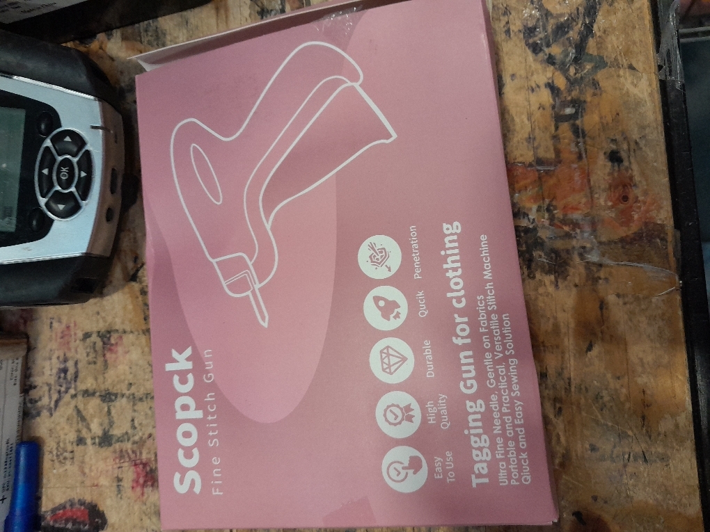 Stitch Gun for Clothes - Handheld Stitch Gun Quick Clothing Fixer - Tagging Gun - Includes 6 Needle, 1000 Black Fasteners & 1000 White Fasteners (Pink/Orange)