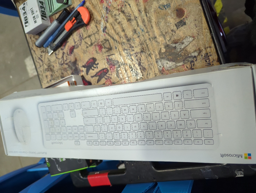 Microsoft Bluetooth Desktop Keyboard & Mouse