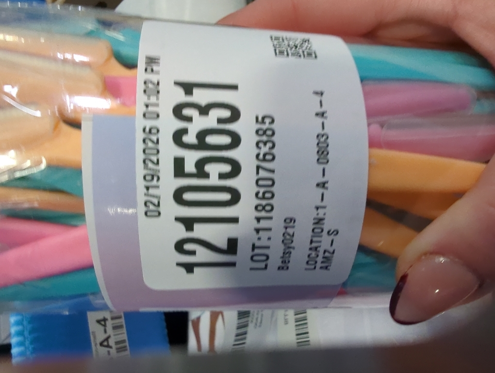 66 Eyebrow Razor and Face Razor for Women and Men, Eyebrow Hair Trimmer and Shaver with Protective Cover,Safe and Newbie Friendly