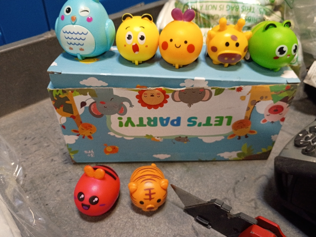 12 Pcs Pull Back Cars for Toddlers 1-3, Animal Pull Back Racing Cars, Bulk Mini Car Toys fors Boys Girls , Party Favors Treasure Box Toys Small Cars Bulk Prizes Easter Basket Stuffers Gift for Kids
